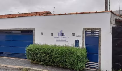 CASA QUATRO DORMITÓRIOS SENDO UMA SUÍTE - FLOR DOVALE