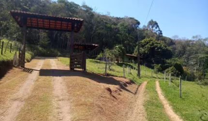 Chácara / sítio com 3 quartos à venda no Centro, São Luiz do Paraitinga , 145 m2 por R$ 600.000