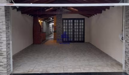 Casa à venda em Taubaté-SP, Alto São Pedro: 2 quartos, sala, banheiro, 2 vagas de garagem, portão automatizado, 70m² de área. Aproveite!