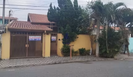 Casa excepcional para venda ou locação em Taubaté-SP, no bairro Chácara Leal: 3 quartos, 1 suíte, 2 salas, 2 banheiros, 2 vagas, 220m².