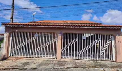 Imperdível! Casa à venda em Taubaté-SP, Residencial Estoril: 1 quartos, 1 sala, 1 banheiros, 3 vagas de garagem, 130m². Aproveite!