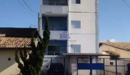 Apartamento a Venda com 77m², Suíte e Sacada por 200 mil.