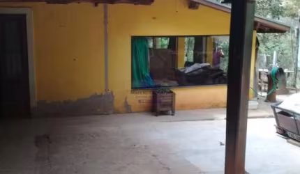 Chácara à venda em Taubaté-SP, bairro Pouso Frio: 5 quartos, 1 suíte, 3 salas, 3 banheiros, 2 vagas de garagem, 100m² de área.