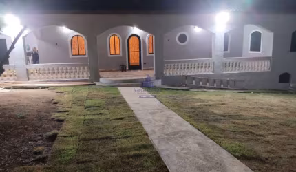 Chácara à venda em Taubaté-SP, bairro Barreiro: 2 quartos, 1 sala, 2 banheiros, 5 vagas de garagem, 150m² de área. Venha conhecer!