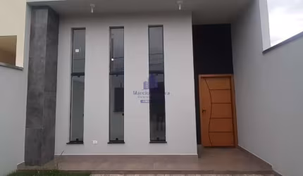 Casa Venda com Três quartos e uma Suite no Bairro Continental.