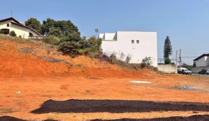 Terreno grande a Venda em bairro Privilegiado em Taubaté.
