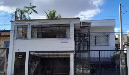 Imperdível oportunidade: Casa à venda em Taubaté-SP, Campos Elíseos! 4 quartos, 2 suítes, 3 salas, 3 banheiros, 2 vagas, 192,85 m²!