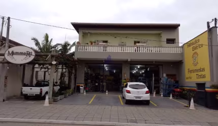 Impecável Casa Comercial à Venda e ou locação em Taubaté-SP, no Bairro Quiririm: 4 Quartos, 1 Suíte, 2 Salas, 3 Banheiros, 820,66m².