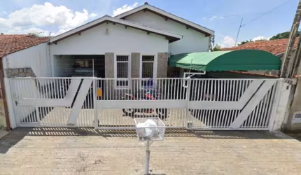 Imperdível! Casa à venda em Tremembé-SP, Bica da Glória, com 3 quartos, 1 suíte, 2 salas, 3 vagas e 240m². Venha conferir!