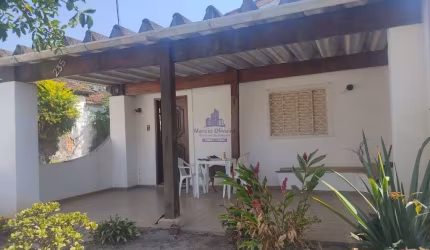 Casa com 3 quartos para alugar na Vila São José, Taubaté , 470 m2 por R$ 1.800