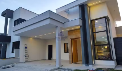 Casa de alto padrão à venda em Caçapava-SP, no Condomínio Reserva do Vale: 3 quartos, 1 suíte, 1 sala, 2 banheiros, 5 vagas, 133m².