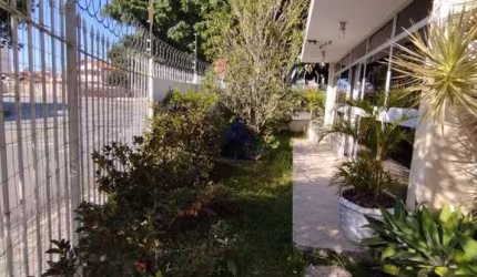 Casa com 4 quartos à venda no Parque Residencial Bom Conselho, Taubaté  por R$ 860.000