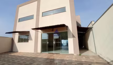 Salão comercial com 290m² à venda em Taubaté-SP, bairro Barreiro: 1 sala, 3 banheiros, 3 vagas de garagem!