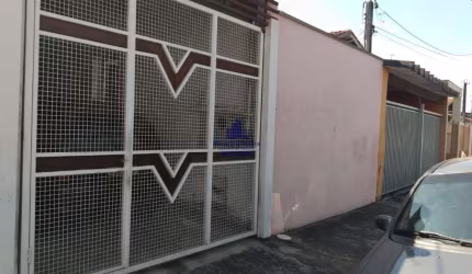 Casa com 2 quartos à venda na Vila Edmundo, Taubaté  por R$ 290.000