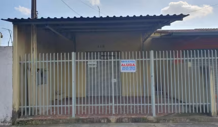 Casa grande com dois pontos comerciais ao lado da Avenida Vila Velha