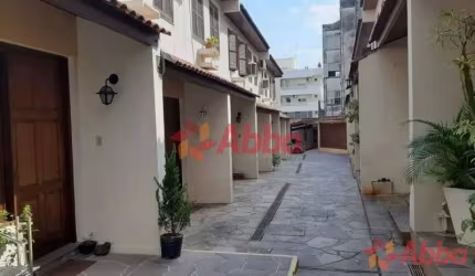 CASA DUPLEX EM CONDOMÍNIO FECHADO - 2 DORMITÓRIOS E UMA VAGA - CA1587