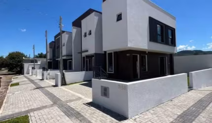 RESIDENCIAL OURO VERDE - CASA GEMINADA COM 2 DORMITÓRIOS SENDO 1 SUÍTE E GARAGEM - CA1209