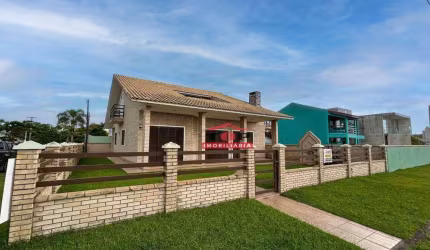 Casa de frente para o mar, com 3 dormitórios à venda - Uirapuru - Itapoá/SC