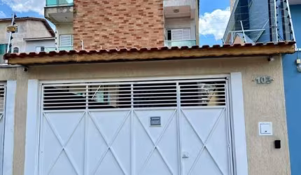 Lindo sobrado de 3 dormitórios (3 suítes), 4 vagas, ao lado do Shopping Maia, na região do Picanço,