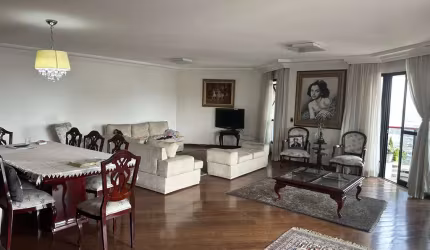 Encantador apartamento à venda, com 3 suites, sendo uma suite master e 4 vagas de garagem, na regiã