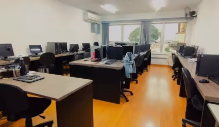 Sala à venda, em prédio comercial, travessa da Emílio Ribas em Guarulhos / SP