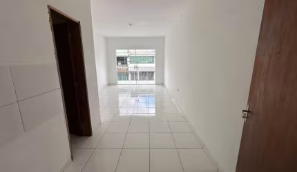 Oportunidade no Presidente Dutra! Sala com 24 m², Varanda e Banheiro – Pronta para Atender!