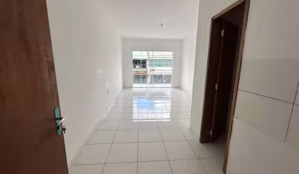 Espaço Comercial no Coração do Presidente Dutra – 24 m² com Varanda para Seu Negócio!