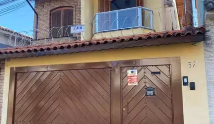 Excelente Sobrado à venda, com 3 dormitórios, 1 suite, 6 vagas- Jardim Santa Clara, Guarulhos, SP