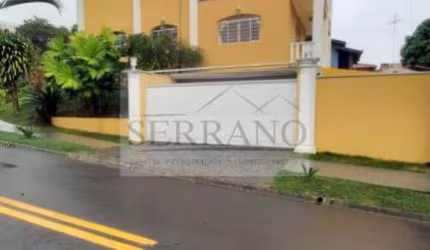 Espetacular casa em condomínio à venda em Valinhos-SP, no Condomínio Residencial Terras do Caribe - 4 quartos, 2 suítes, 3 salas, 5 banheiros, 4 vagas de garagem, 302 m².