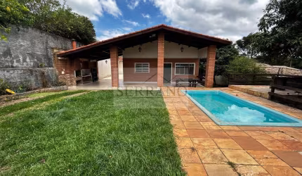 Casa em Condomínio de Luxo em Vinhedo-SP, 3 Quartos, 3 Suítes, 2 Salas, 4 Banheiros, 4 Vagas de Garagem - Imperdível!