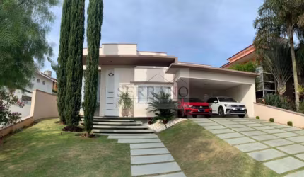Casa de alto padrão em condomínio à venda em Vinhedo-SP, bairro Buracão. 3 quartos, 3 suítes, 3 salas, 6 banheiros, 4 vagas, 408m².