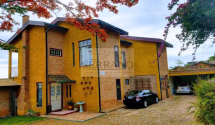 Venda de Casa de Alto Padrão em Condomínio de Luxo em Vinhedo-SP, São Joaquim - 5 quartos, 4 suítes, 2 salas, 6 banheiros, 10 vagas - 500 m².