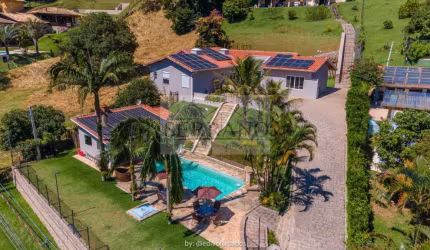 Casa de luxo em condomínio à venda em Vinhedo-SP - 4 quartos, 4 suítes, 3 salas, 7 banheiros, 2 vagas, 385m².