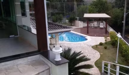 Casa de luxo para locação em Vinhedo-SP, bairro Caixa D´água: 3 quartos, 1 suite, 2 salas, 3 banheiros, 3 vagas de garagem, 426m².