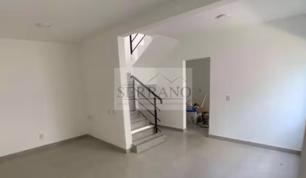 Casa para locação em Vinhedo-SP, bairro Pinheirinho: 2 quartos, 1 suíte, 2 banheiros, 2 vagas, 108m². Venha conferir!