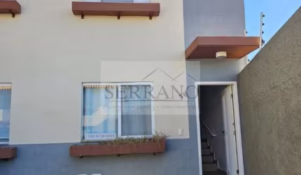 Venda de Casa em Condomínio de Luxo na Capela, Vinhedo-SP: 2 Quartos, 1 Suite, 1 Sala, 2 Banheiros, 1 Vaga, 75m²!