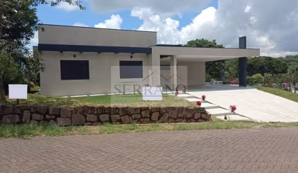 Imperdível Casa em Condomínio de Luxo em Valinhos-SP, Bairro Pinheiro! 3 Quartos, 3 Suítes, 2 Salas, 5 Banheiros, 9 vagas, 320m²!