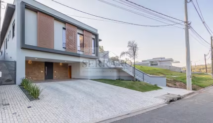 Casa de alto padrão em condomínio à venda em Vinhedo-SP: 3 quartos, 3 suítes, 2 salas, 5 banheiros, 8 vagas, 272m².