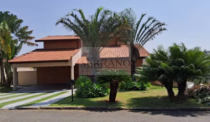Casa de luxo em condomínio na Marambaia, Vinhedo-SP: 4 quartos, 2 suítes, 2 salas, 5 banheiros, 4 vagas e 363m². Venda ou locação!