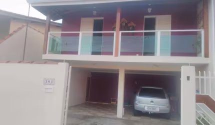 Imperdível! Casa à venda em Vinhedo-SP, Vida Nova I: 3 quartos, 1 sala, 2 banheiros, 4 vagas, 150m². Confira já!