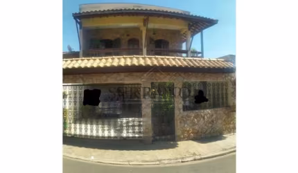 Imperdível oportunidade de casa à venda em Louveira-SP, na Vila Pasti, com 3 quartos, 3 suítes e 2 salas!