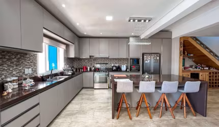 Casa com 3 quartos para alugar na Rua Professora Delphina Ferrari, 12, Igara, Canoas por R$ 7.900
