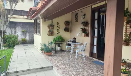 Casa para Venda em Teresópolis, Agriões, 5 dormitórios, 1 suíte, 4 banheiros, 2 vagas