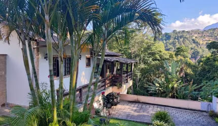 Casa para Venda em Teresópolis, Parque Do Imbui, 4 dormitórios, 3 suítes, 2 banheiros, 4 vagas