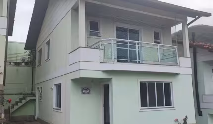 Casa em Condomínio para Venda em Teresópolis, Agriões, 3 dormitórios, 1 suíte, 2 banheiros, 1 vaga