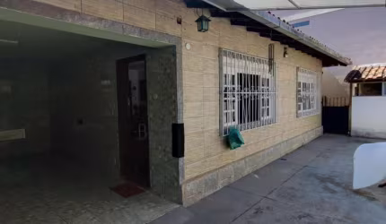 Casa para Venda em Teresópolis, Tijuca, 5 dormitórios, 4 suítes, 2 banheiros, 2 vagas