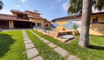 Casa com 4 quartos à venda no Parque Rural Fazenda Santa Cândida, Campinas  por R$ 1.600.000