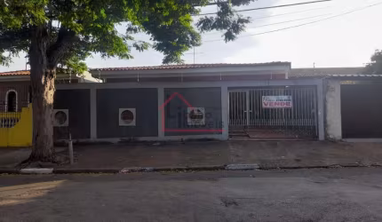 Casa comercial à venda no Jardim América, Campinas  por R$ 700.000