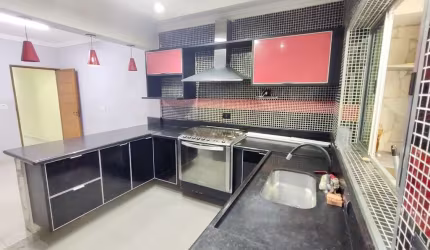 Casa - Sobrado Padrão, para Venda em Taboão da Serra/SP