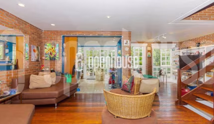 Venda | Casa com 300 m², 4 dormitório(s), 2 vaga(s). Chácara das Pedras, Porto Alegre